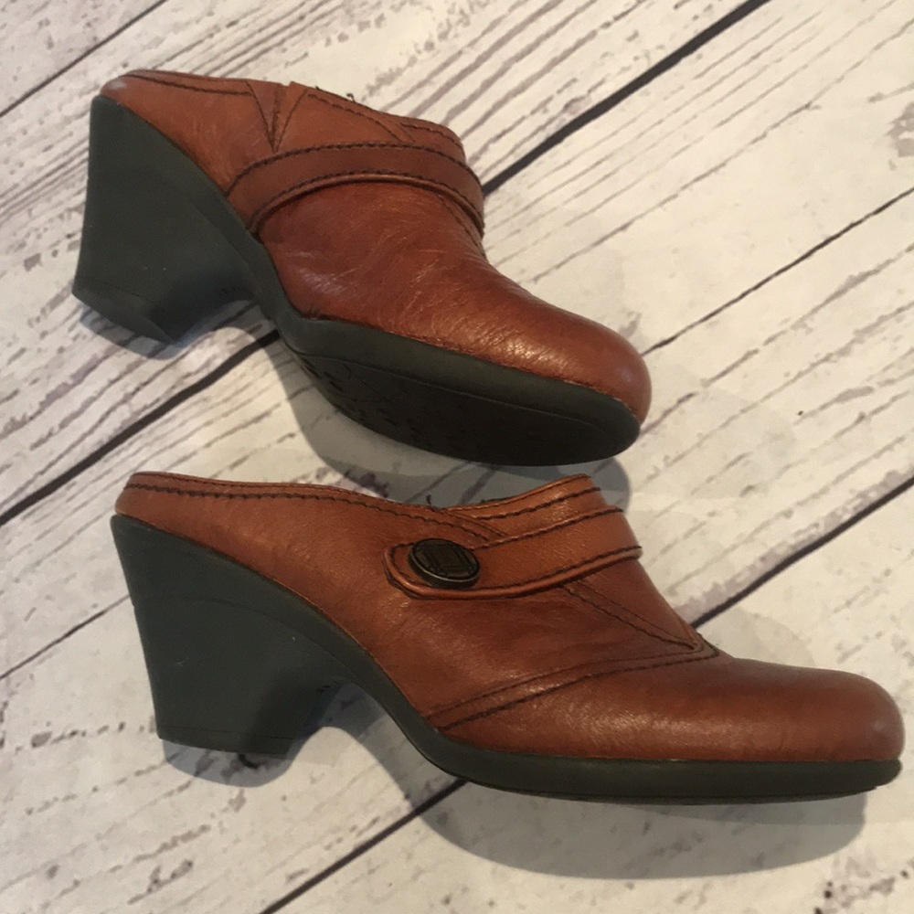 Naturalizer Clogs - image 2